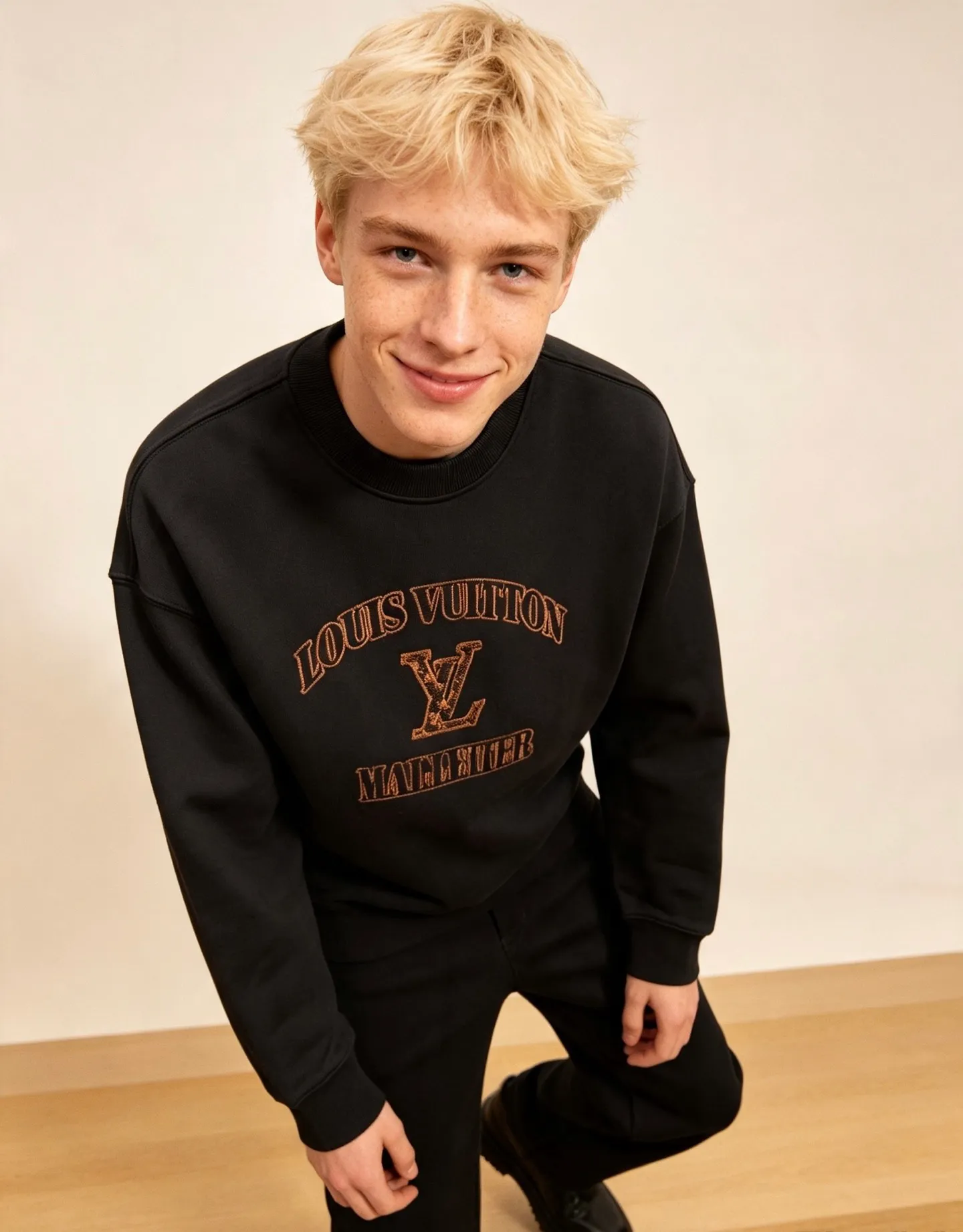 Louis Vuitton/Louis Vuitton leather label letter embroidered crew neck sweatshirt